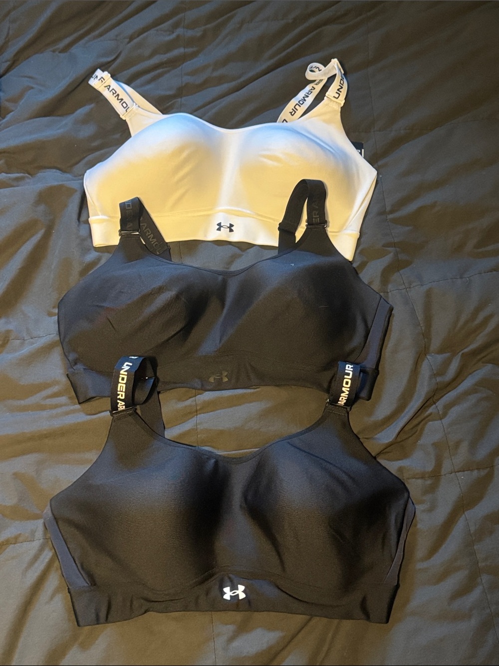 Under Armour White and Black Cushioned Sports Bra Set